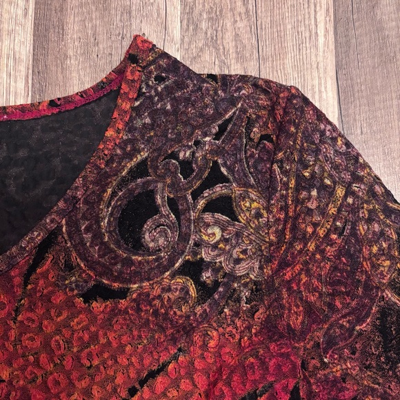 Vintage Red & Black Batik Print Top - Picture 3 of 4